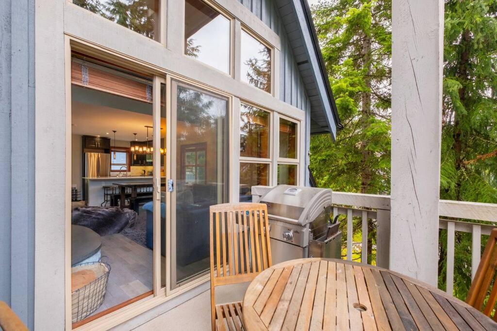 Treeline By Outpost *
